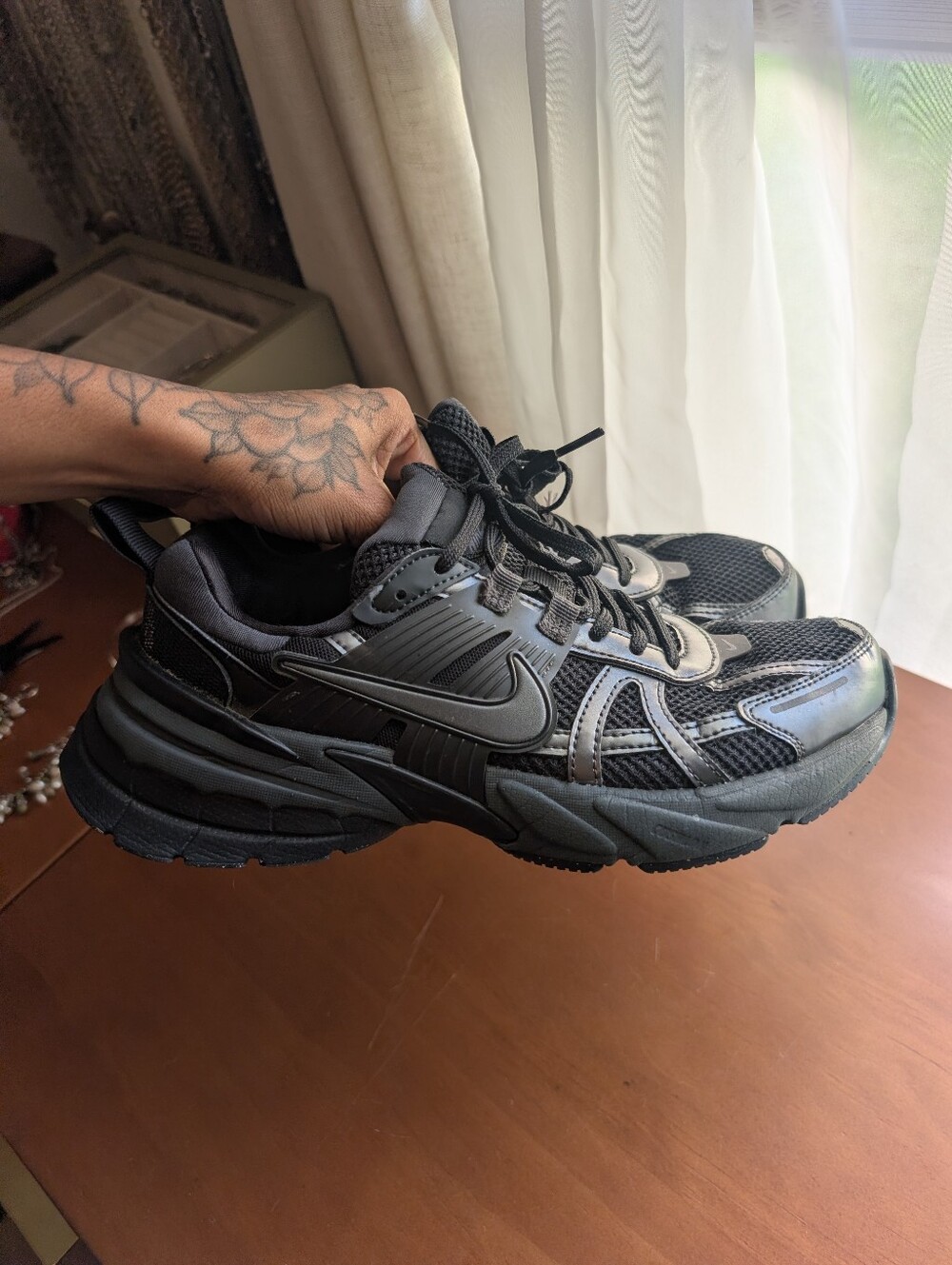 Women's Black Nike V2k Run Trainers 8.5
